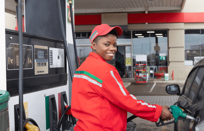 l'employée de station service